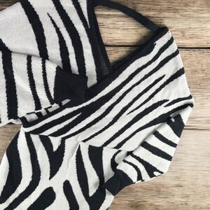 New Big Hit Dress‎ Women M Zebra Print V Neck Garden Party Travel Work Cocktail
